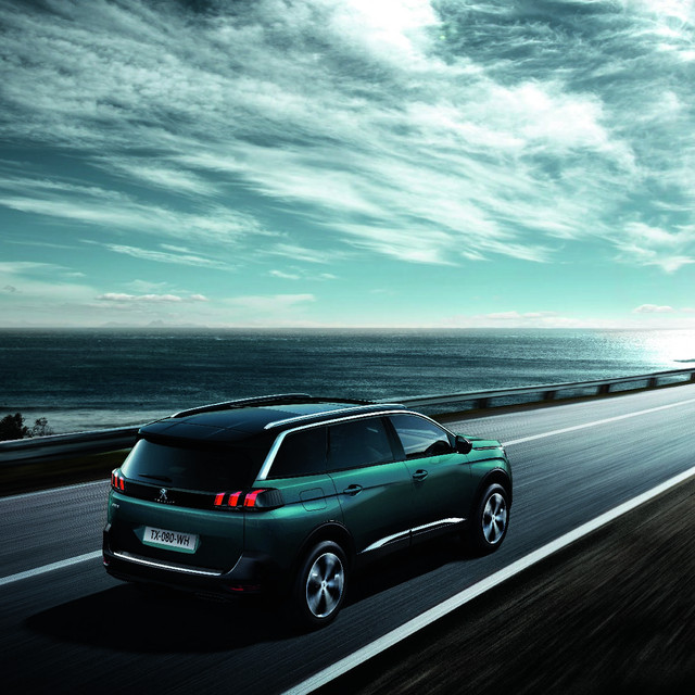 Nouveau SUV PEUGEOT 5008 : La mobilité performante et responsable