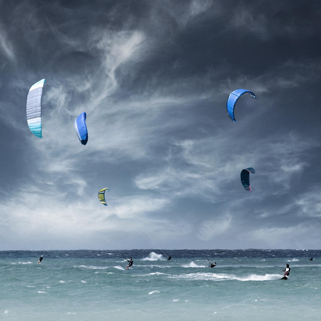 Nouveau SUV PEUGEOT 5008 : Kitesurf